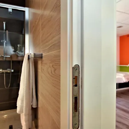 City Living Tk 2 Rm 5 Guest house